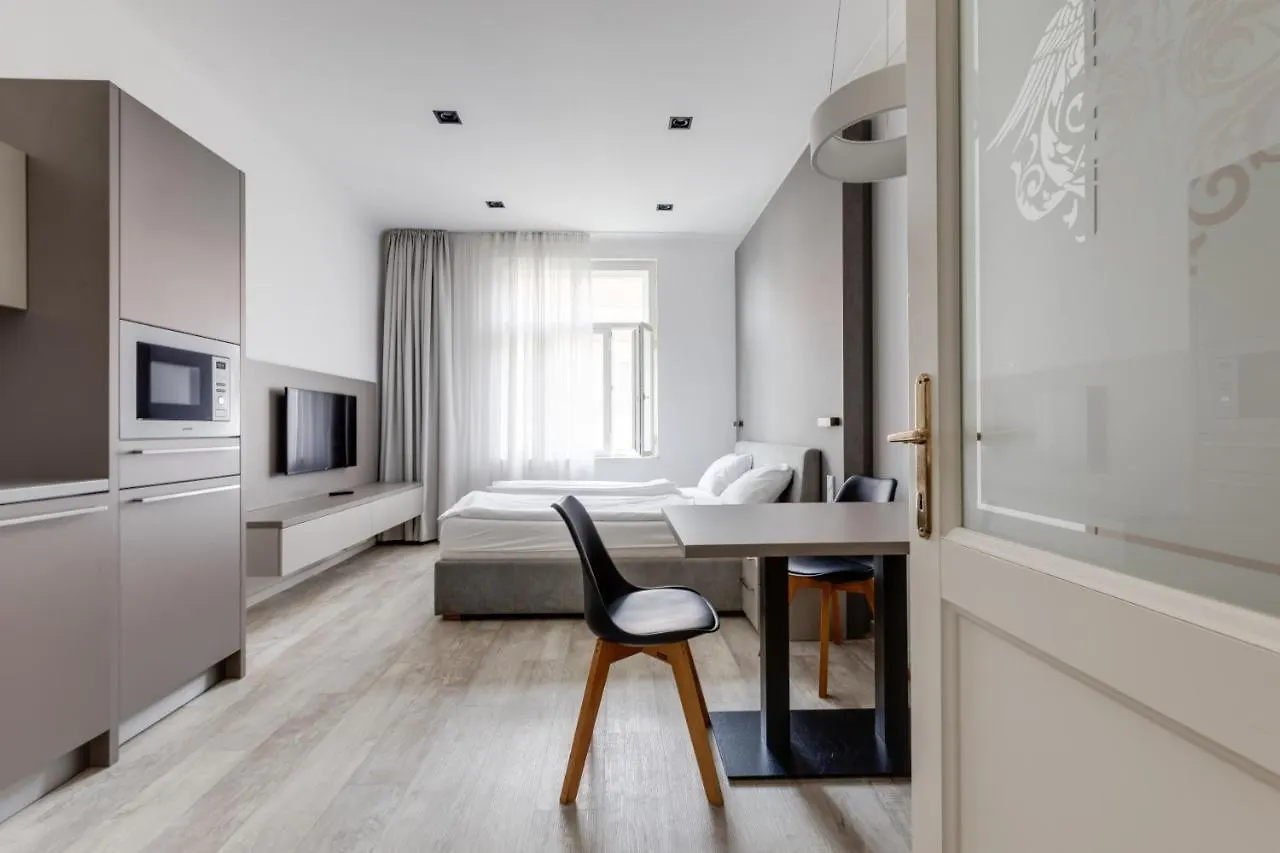 Lampi Aparthotel Praga 2*,