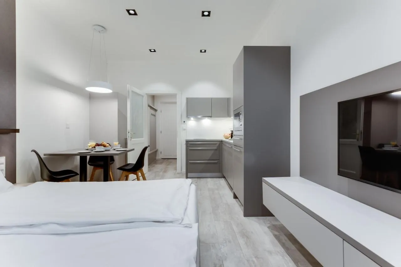 Lampi Aparthotel Praga Hotel
