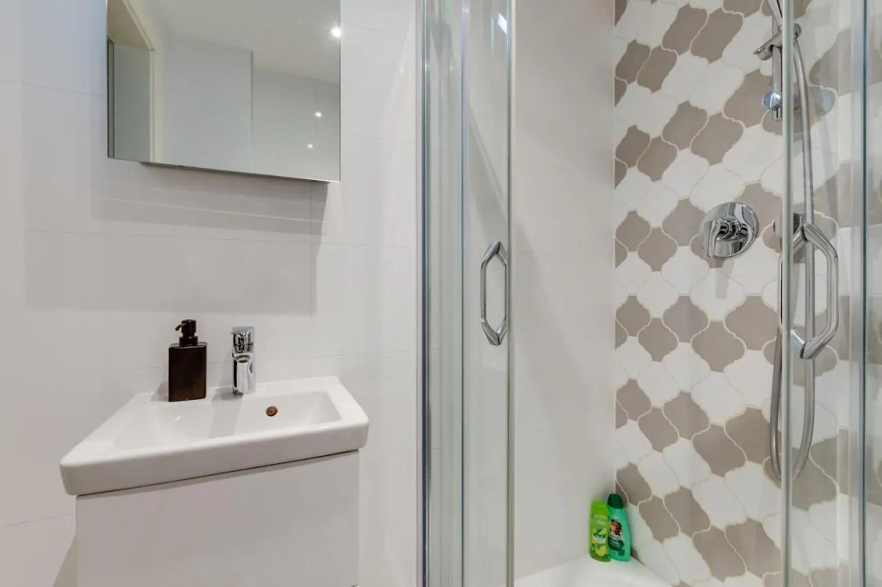 Lampi Aparthotel Praga 2*,